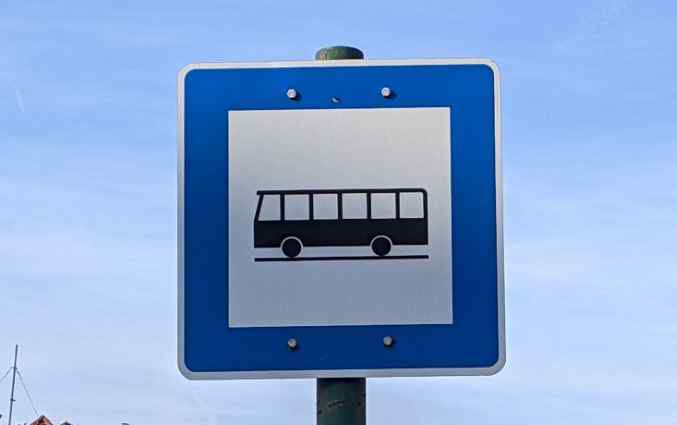 Buszmegálló fekvő