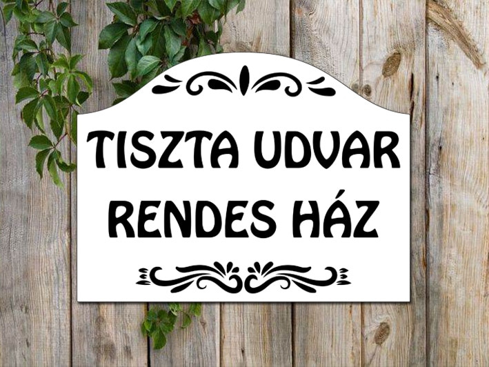 Tiszta udvar rendes haz feher jo